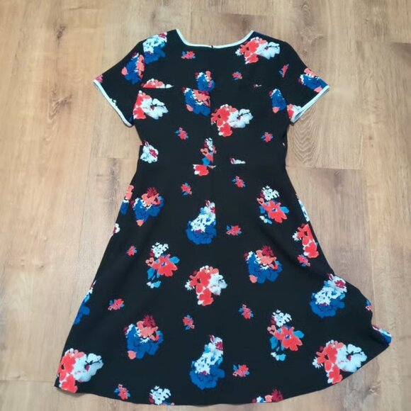 Vince Camuto Size 4 Short Sleeve Coral Black Fit & Flare Floral Dress Knee - Picture 4 of 4